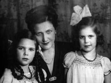 Магда Геббельс со старшими дочерьми 