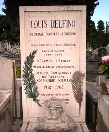 Генерал похоронен на кладбище Кокад в Ницце (фото Дени Андрей), на памятнике из множества его высоких должностей за время службы в авиации упомянута лишь одна - Командир Полка Нормандия-Неман.