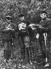 Котовский (в центре) на польском фронте. 1920 год.