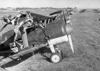И-152 на аэродроме в Украине 22.06.1941 после атаки немецких бомбардировщиков